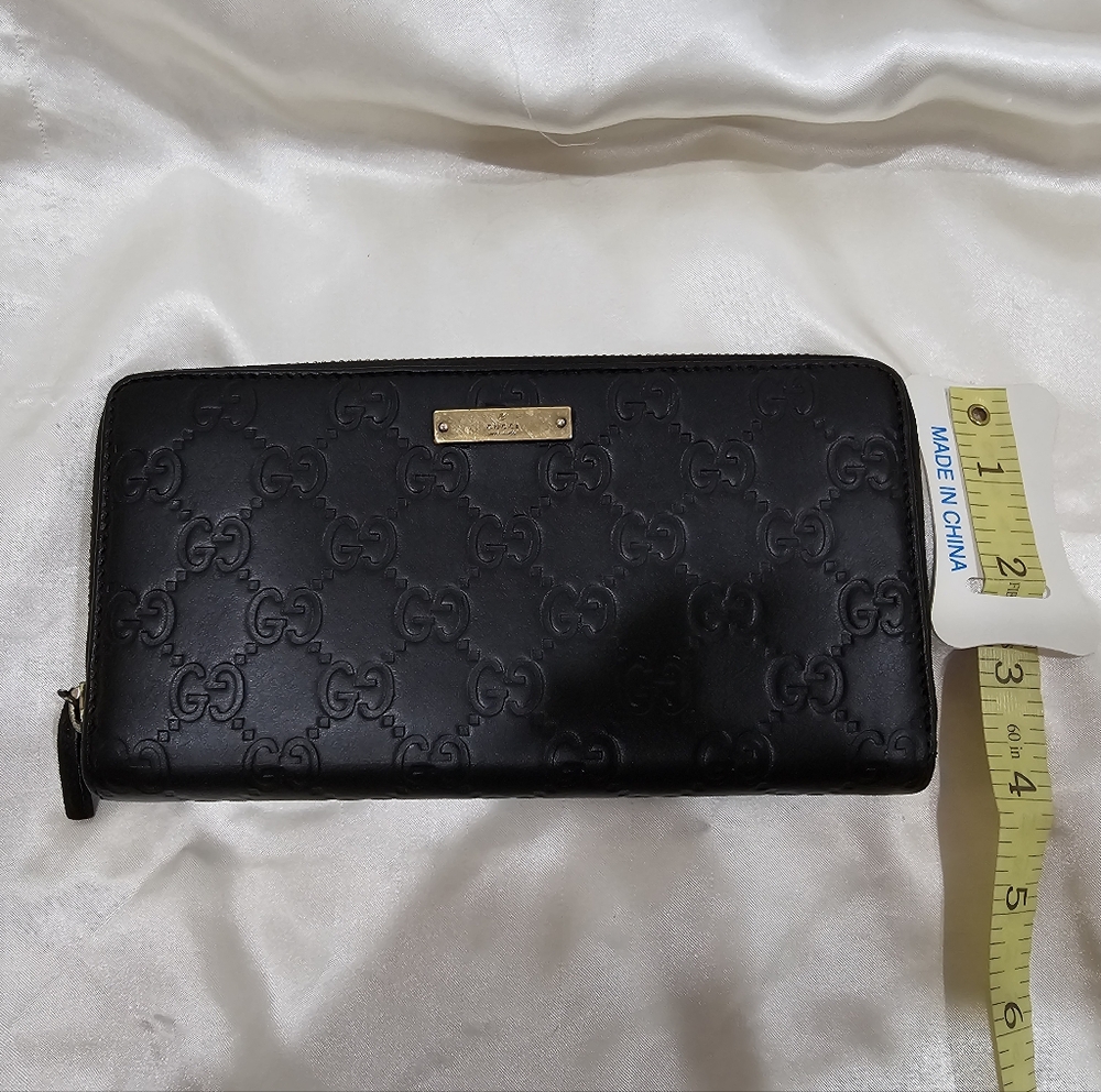 Gucci Guccisima Black Embossed Monogram Ziparound Leather Wallet AUTHENT… - Picture 6 of 12